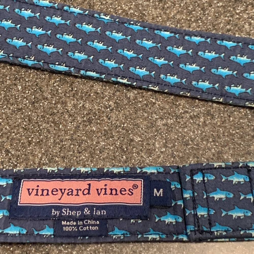 Vineyard Vines D ring Cotton Belt Size Medium 40 inch end to end.